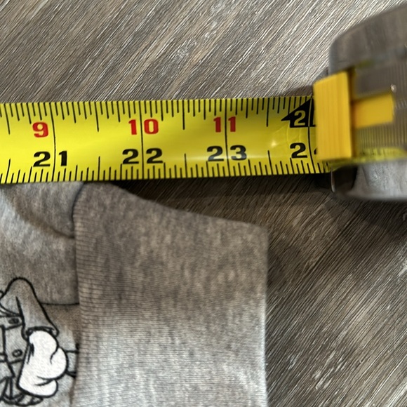 Warner Bros. Bugs Bunny & Friends Celebrating Every Story Fleece Sweatshirt. 3XL - Picture 13 of 14